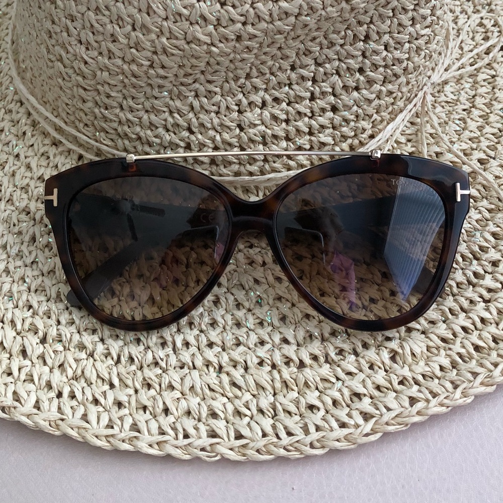 😎Tom Ford sunnies☀️ Genuine TF sunglasses 😎 - Picture 2 of 8